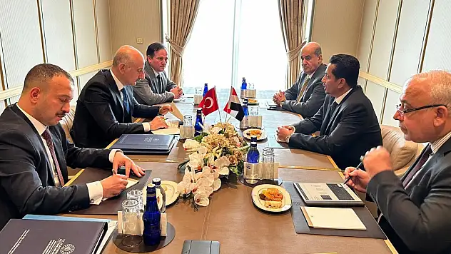 Bakan Karaismailoğlu, Irak'lı mevkidaşı Rezzak Muheybis El Sadavi ile görüştü