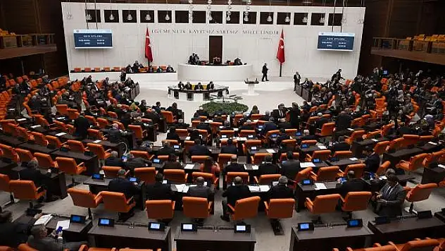 AK Parti'den, 49 maddelik TSK teklifi