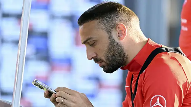 Cenk Tosun: Beşiktaş'ta kalıyorum