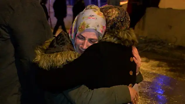 Ailesiyle tartışıp evi ateşe verdi