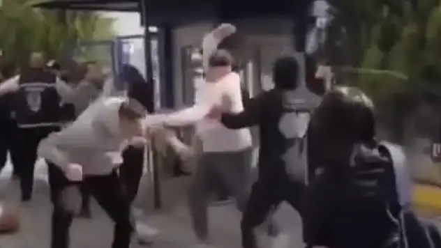 Lise öğrencilerinden büyük kavga!