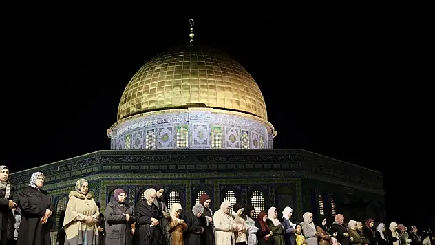 Kudüs'te ilk teravih namazı kılındı