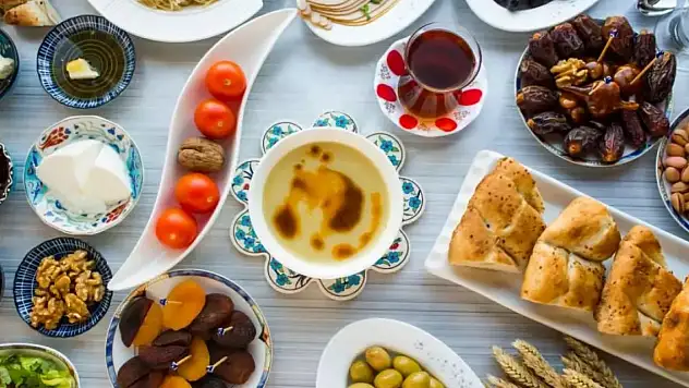 Uzmanı uyardı: Sahurdan hemen sonra yatmayın!