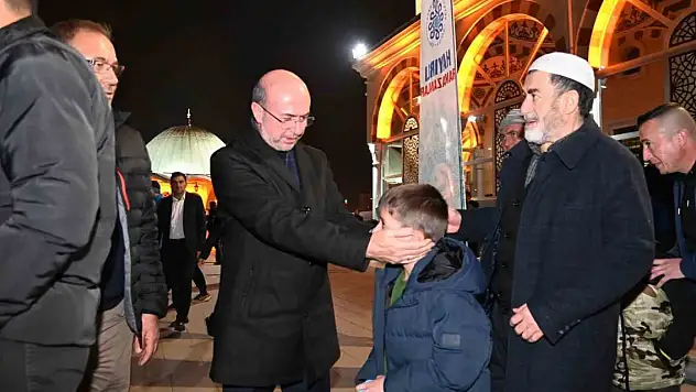 Teravih Selçuklu'daki tüm camilerde coşkuyla karşılandı