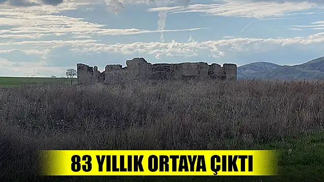 Elazığ'da suyun çekildiği baraj sahasındaki 83 yıllık tren istasyonu gün yüzüne çıktı