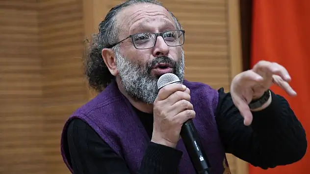 Sinan Yağmur, 'Türkiye'nin diğer bölgelerinde yaşayan herkesin sizin adınıza gözlerinden yaş akıyor'