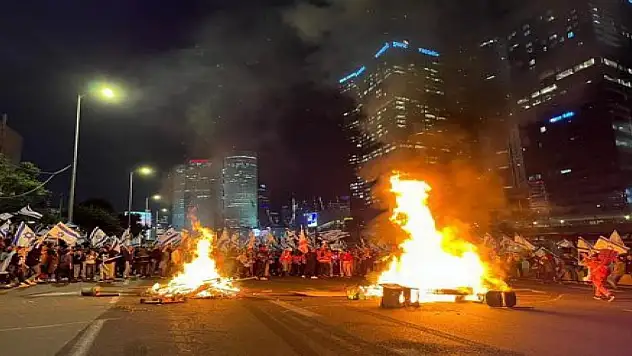 İsrail'de bazı belediye başkanları, Netanyahu'nun ofisi önünde açlık grevine başlıyor