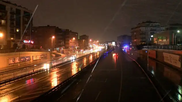 Yağmur etkili olmaya başladı