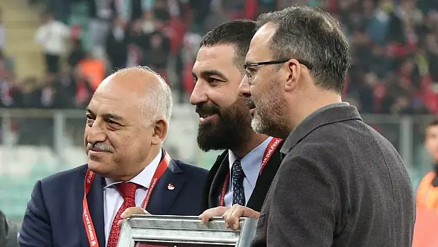 Arda Turan: Turnuvaya gideceğimize sonuna kadar inanıyorum