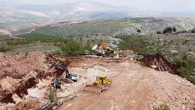 25 bin kalıcı konutun yapılacağı kentte iş makineleri mesaiye başladı