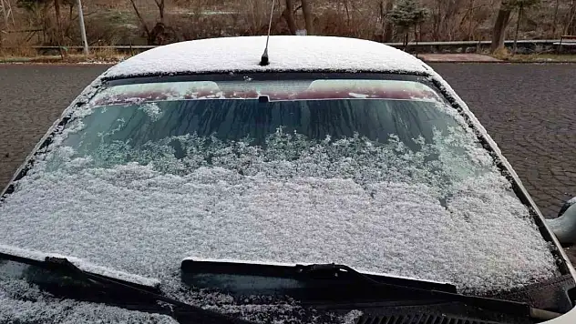 Kars'a mart karı yağdı, şehir beyaza büründü
