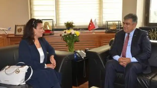 Eski Milli Eğitim Bakanı Nimet Baş, Başkan Özgüven'i ziyaret etti