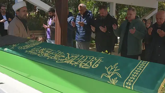 Fatma Girik'in annesi son yolculuğuna uğurlandı