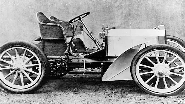 Mercedes 122 yaşında