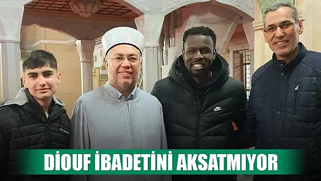 Konyasporlu Diouf namazlarını aksatmıyor