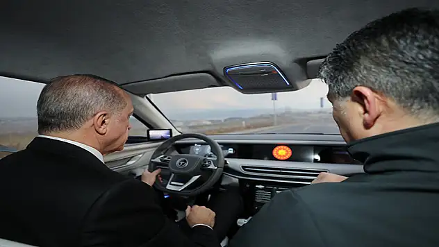 Cumhurbaşkanı Erdoğan ilk Togg'u teslim alıyor