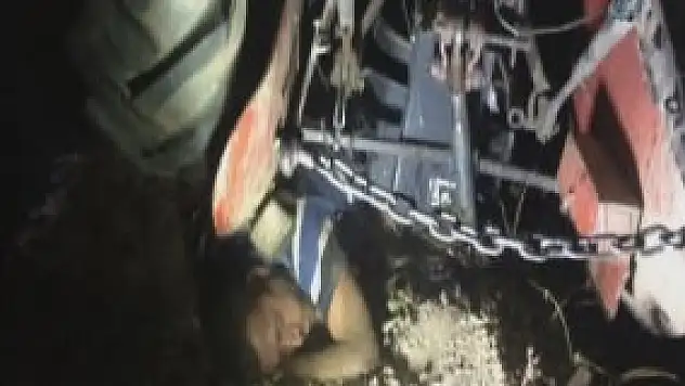 Traktör altında ölüm kalım mücadelesi