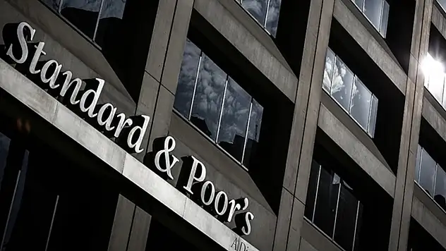 Son Dakika!  S&P, Türkiye'nin kredi notunu yükseltti
