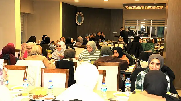 Karatay Gençlik Meclisi iftarda buluşturuyor