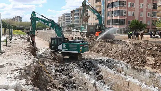 Şanlıurfa'da 17 kişinin öldüğü felaketin ardından çalışma başlatıldı
