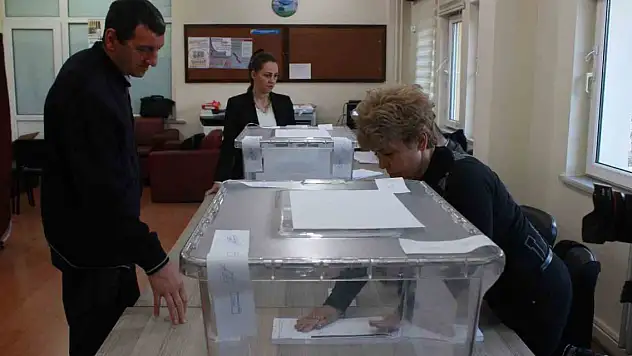 Bulgaristan seçimleri için Türkiye'de çifte vatandaşlar sandık başında