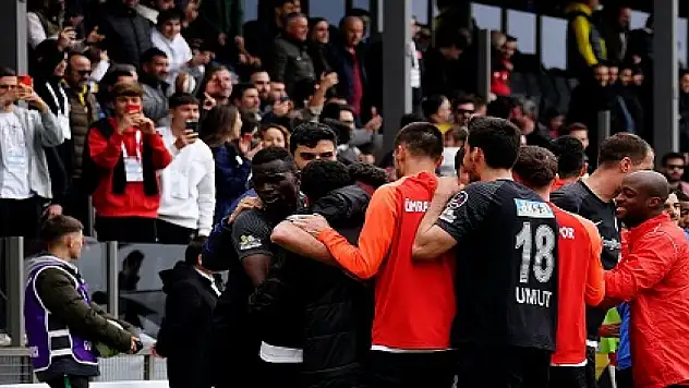 Ümraniyespor taraftarı Konyaspor'un puan durumundan bihaber