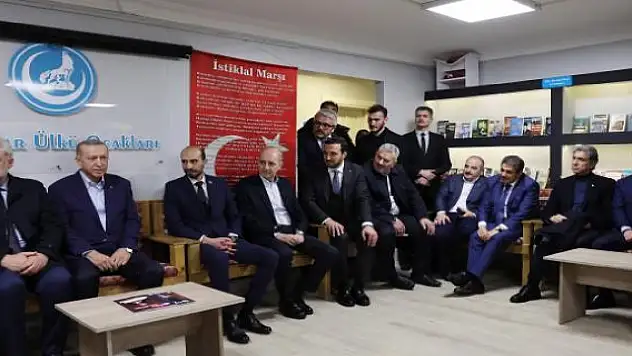 Cumhurbaşkanı Recep Tayyip Erdoğan, Bağcılar Ülkü Ocakları'nı ziyaret etti