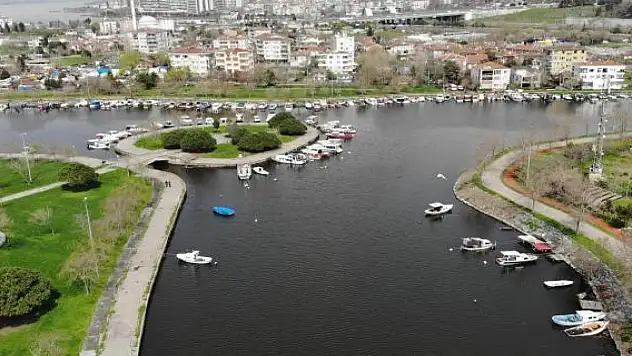 Menekşe Deresi'nin rengi değişti