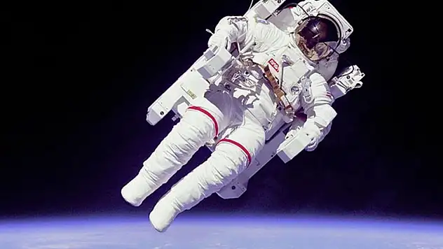 Ay'ın etrafında yolculuk yapacak astronotlar açıklandı