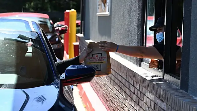 McDonald's  ABD ofislerini kapatmaya başladı