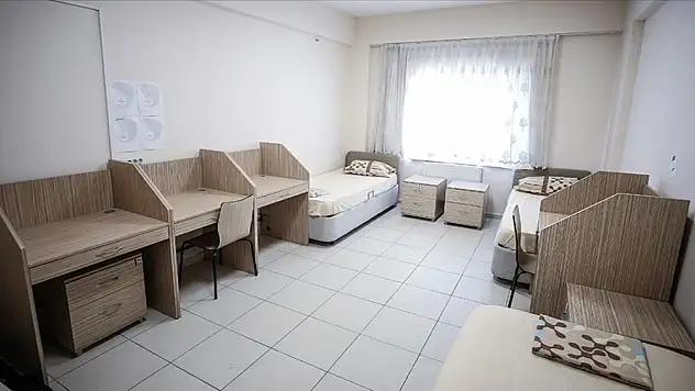 Üniversiteler açıldı, öğrenciler KYK yurtlarında kalabilecek mi?
