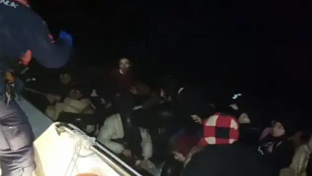 32 düzensiz göçmen kurtarıldı