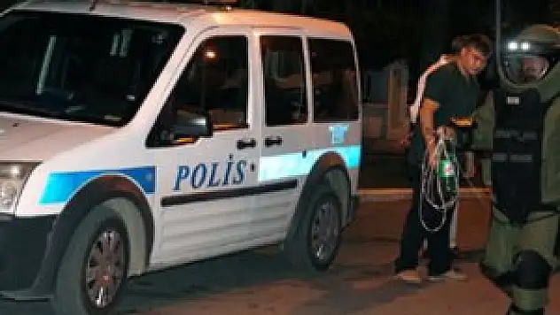 Şüpheli paket'ten elbise çıktı