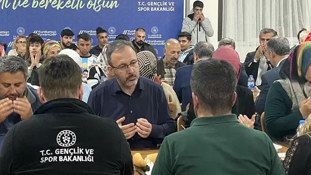 Bakan Kasapoğlu, depremzedelerle bir araya geldi