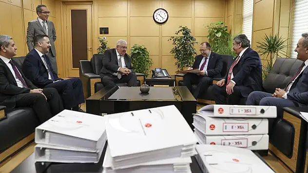 MHP'nin 28. Dönem milletvekili aday listesi YSK'ye sunuldu