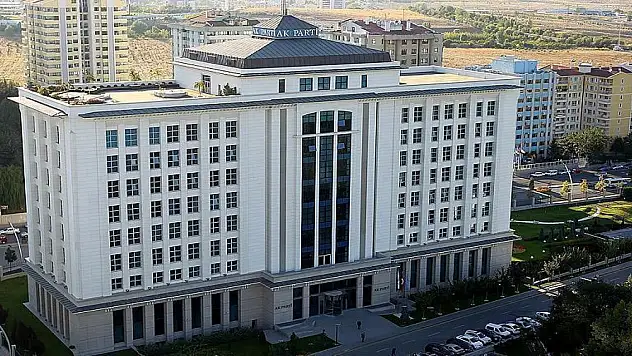 AK Parti'de bayrak değişimi