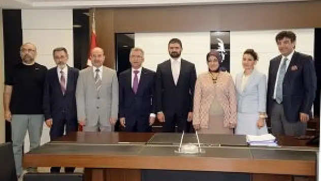 KKTC'li bakandan Başkan Toru'ya ziyaret