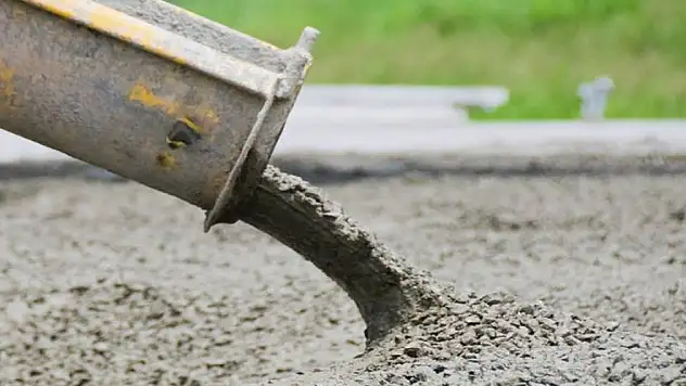 Asgari taşıyıcı beton sınıfı C30/37 düzeyine çıkarılmalıdır
