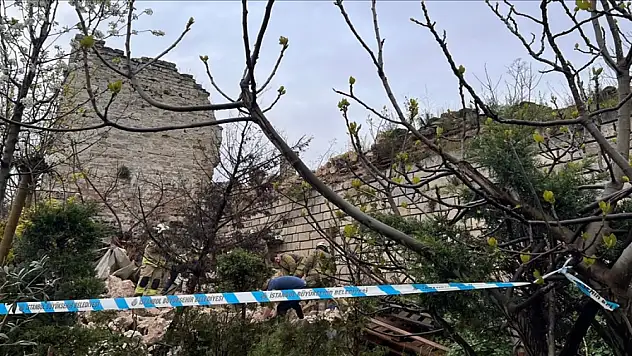 Silivrikapı surlarındaki kısmi çökmede bir kişi hayatını kaybetti