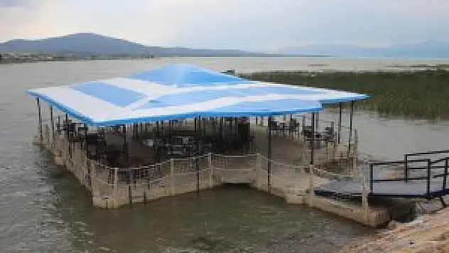 Beyşehir Gölü'ne yüzer kafe