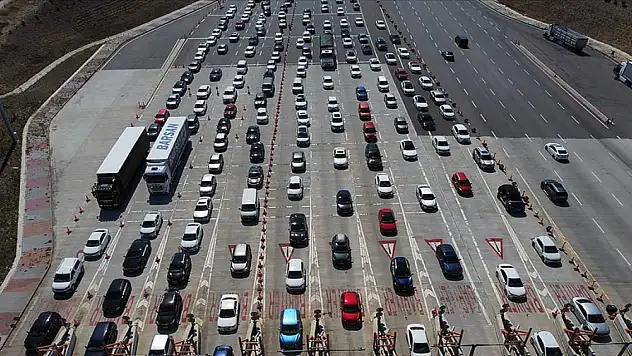 Motorlu kara taşıtları 329,6 milyar kilometre yol katetti