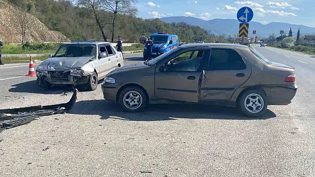 Zonguldak'ta trafik kazası: 4 yaralı
