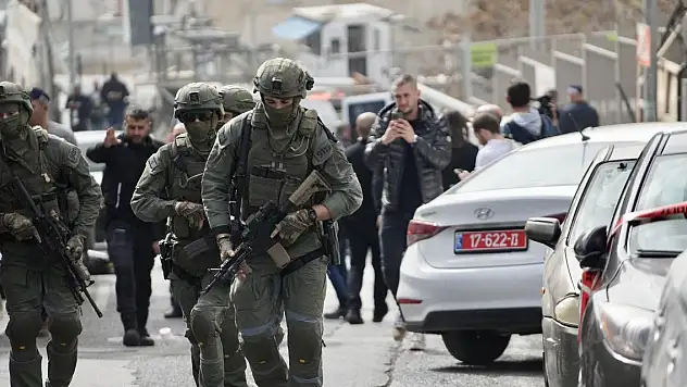 İsrail güçleri Doğu Kudüs'te 17 Filistinliyi gözaltına aldı