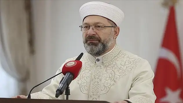 Diyanet İşleri Başkanı Erbaş, Danimarka'da Kur'an-ı Kerim ve Türk bayrağına yönelik saldırıyı lanetledi
