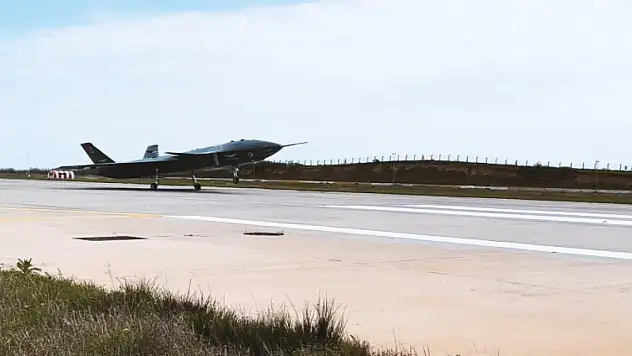 KIZILELMA yeniden gökyüzünde: Test uçuşu başarıyla tamamlandı