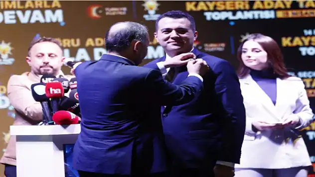 İYİ Parti'de istifa depremi! Akşener'in danışmanı AK Parti'ye katıldı