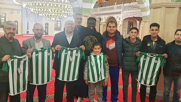 Diouf Konyasporlu taraftarlarla buluştu