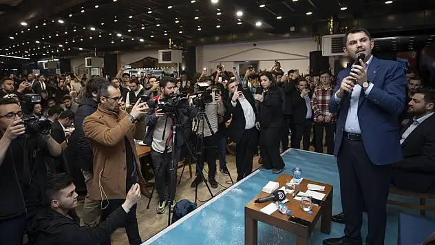 Gençler ısrar etti, Erdoğan telefonla programa bağlandı