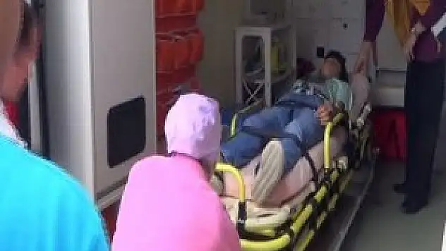 Burdur'da midibüs devrildi: 2 ölü, 11 yaralı