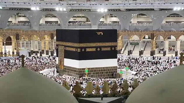 Kabe, ramazanın 25. gecesinde 1,5 milyonun üzerinde Müslüman'ı ağırladı